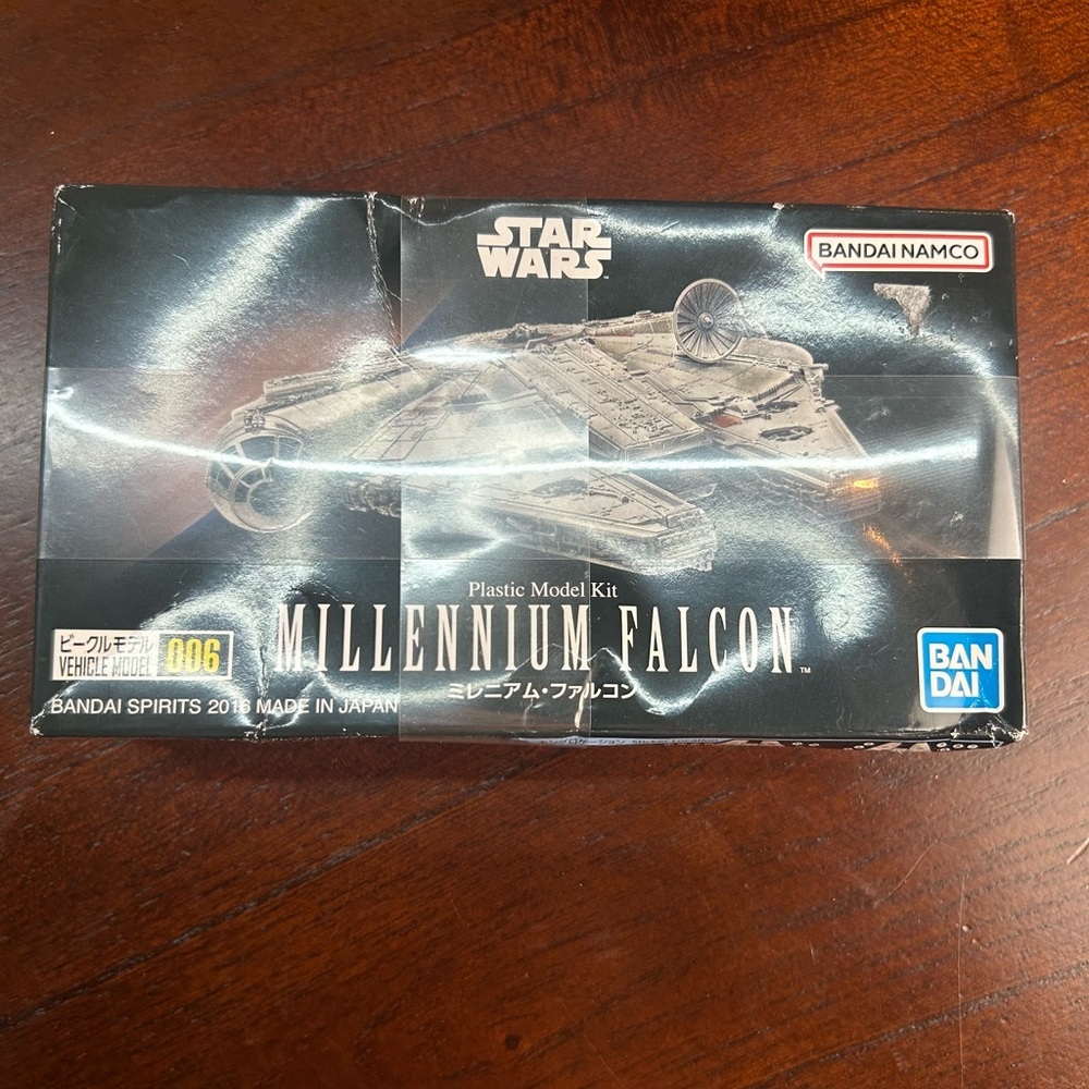 Star Wars Millennium Falcon Plastic Model Kit - Black and Silver